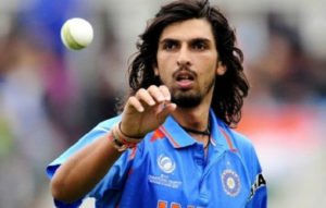 ishant-sharma-tossing-the -ball-before-his-next-delivery