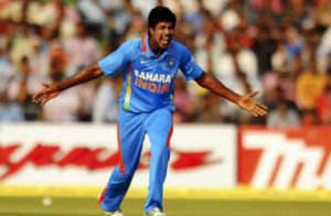 varun-aaron-appealing-for-fall-of-wicket