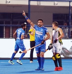 indian-hockey-player-harmanpreet-singh-in-action