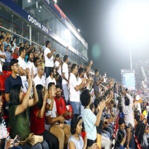 crowds-in-stadium--cheer-for-india-hockey-team