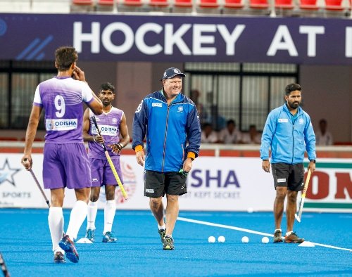 indian-mens-hockey-coach-graham-reid-in-discussion-with-players-during-practice