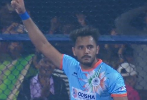 indian-hockey-player-harmanpreet-singh-celebrating-goal-with-hand-and-index-finger--raised-to sky